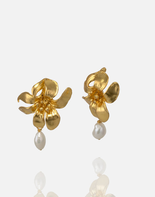 Flower Earrings with pearls