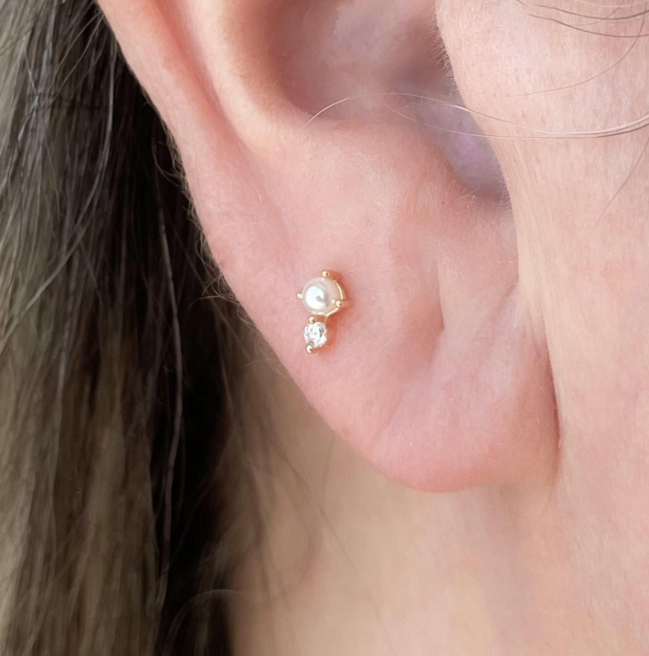 Minimalist Pearl & Cubic Zirconia Studs