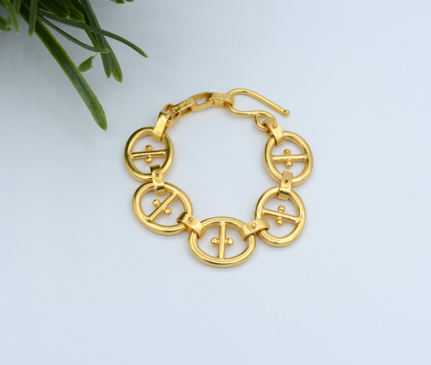 Gold Anchor Chain Link Bracelet