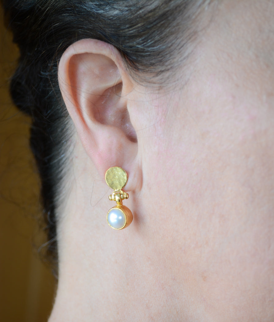 Freshwater Pearl Byzantine Earrings With Hammered Post