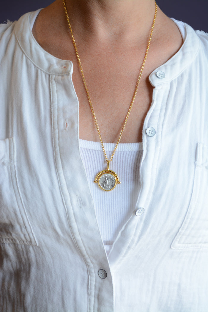 Swivel coin pendant necklace