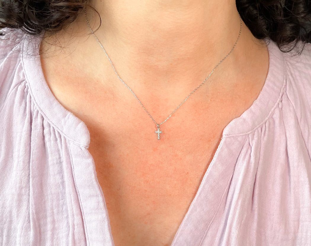 Silver necklace with cubic zirconia cross