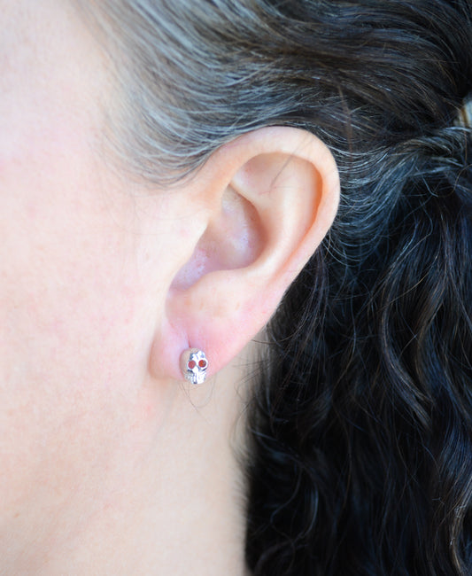 Silver 3D skull studs