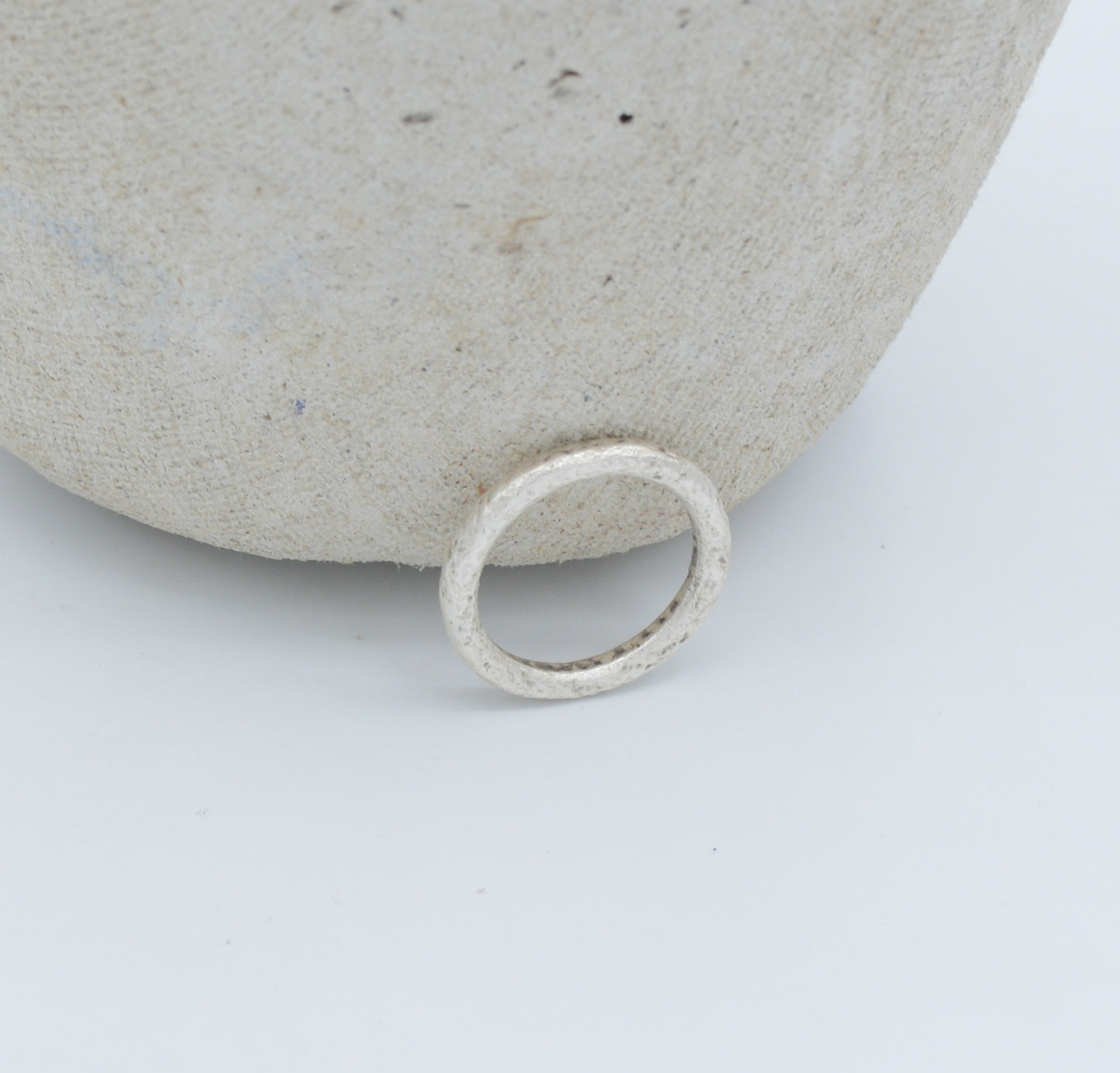 Rhodium plated textured band ring