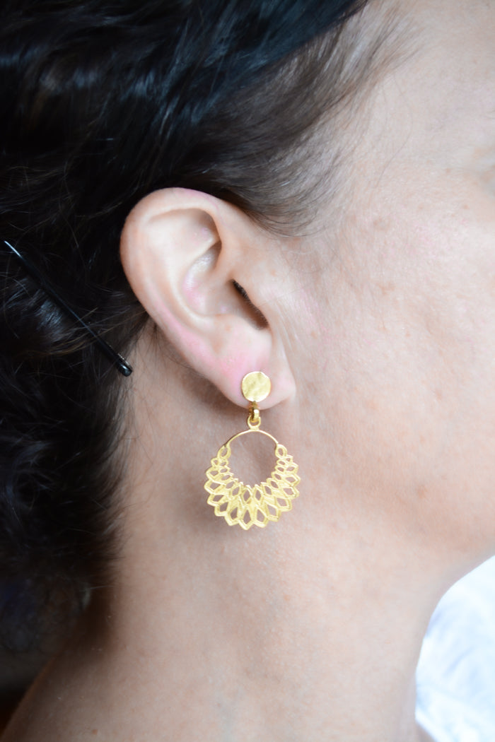Gold filigree earrings with post