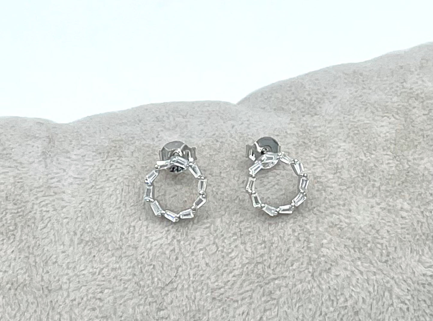 Silver circle earrings with cubic zirconia baguettes