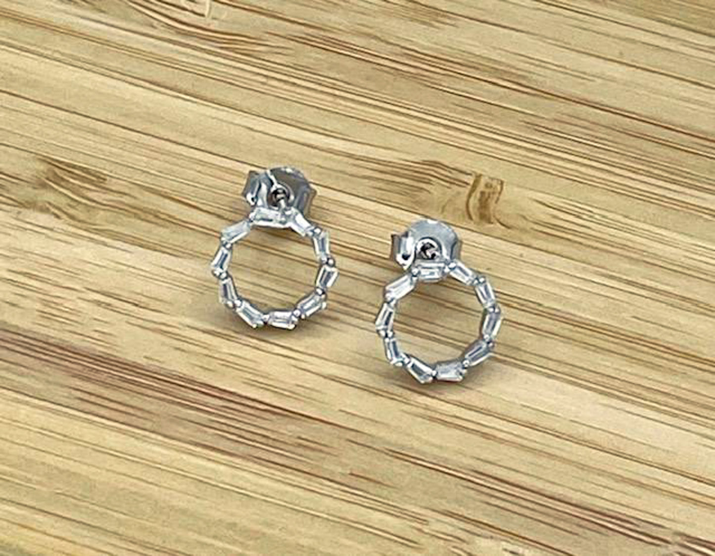 Silver circle earrings with cubic zirconia baguettes