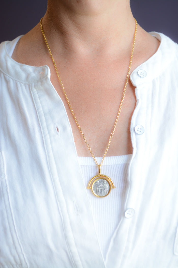 Swivel coin pendant necklace