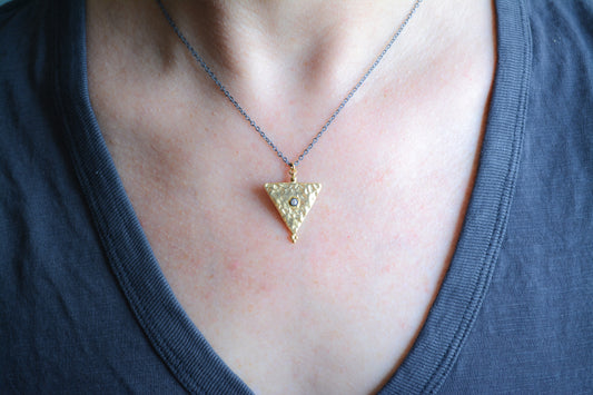 Hammered triangle shaped pendant necklace