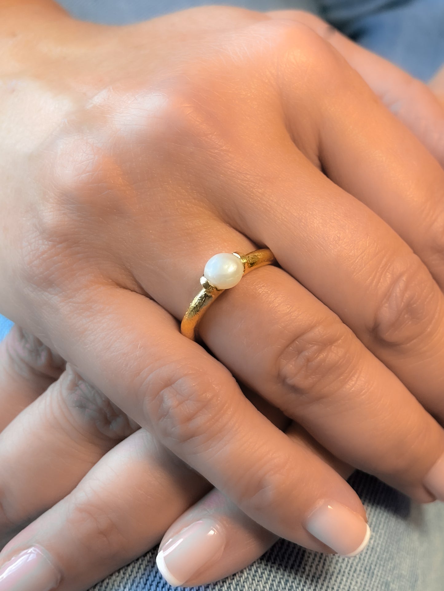 Matte gold ring with pearl